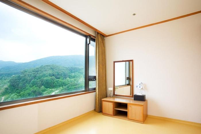 Wellihilli Park Resort Hoengseong Bagian luar foto