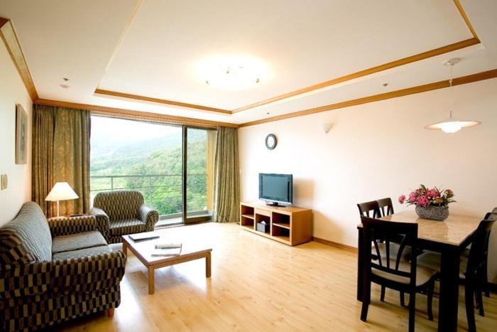 Wellihilli Park Resort Hoengseong Bagian luar foto