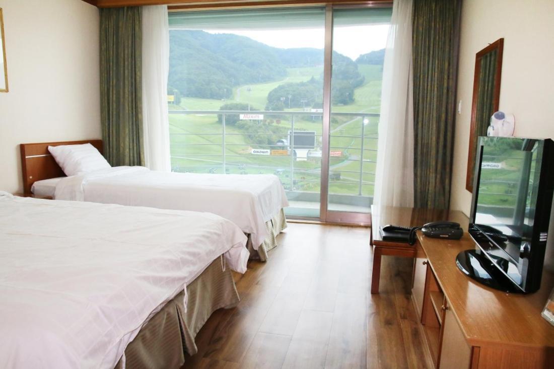 Wellihilli Park Resort Hoengseong Bagian luar foto