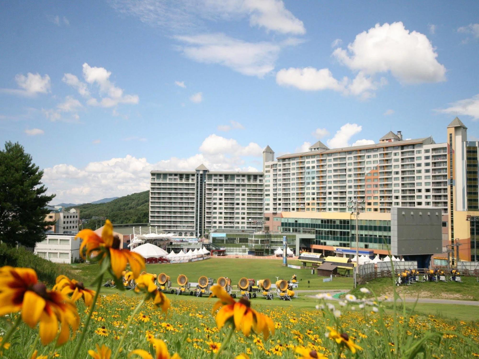 Wellihilli Park Resort Hoengseong Bagian luar foto