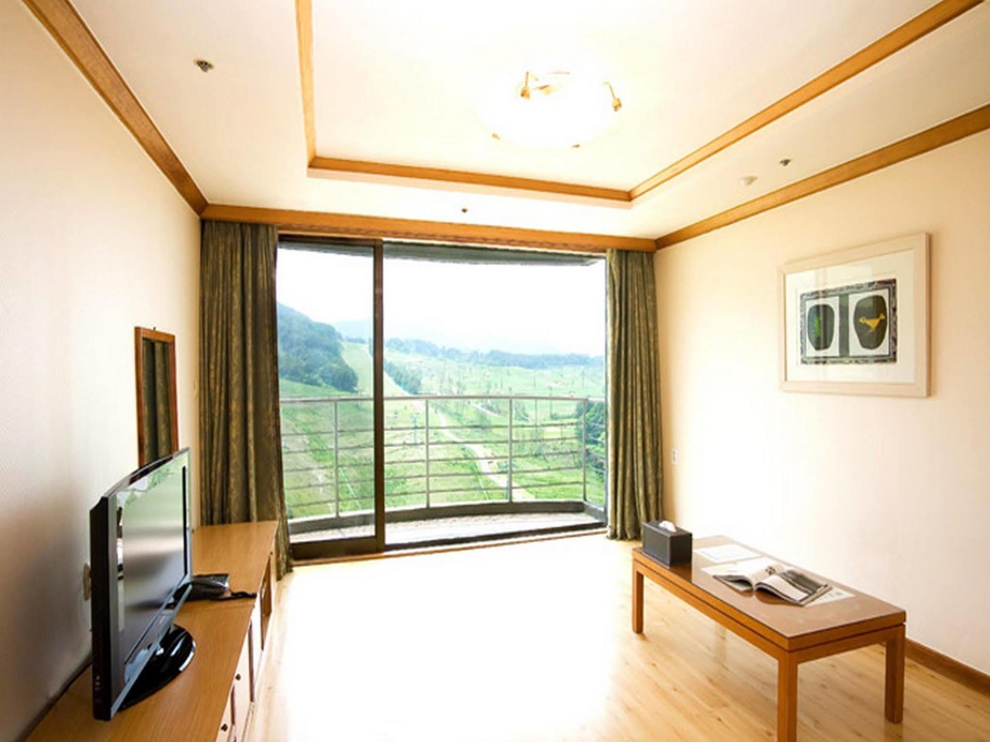 Wellihilli Park Resort Hoengseong Bagian luar foto